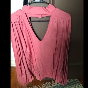 Kensie brand long sleeve soft material vneck top